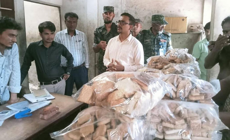 সরাইলে বেকারী ও ফার্মেসীকে জরিমানা