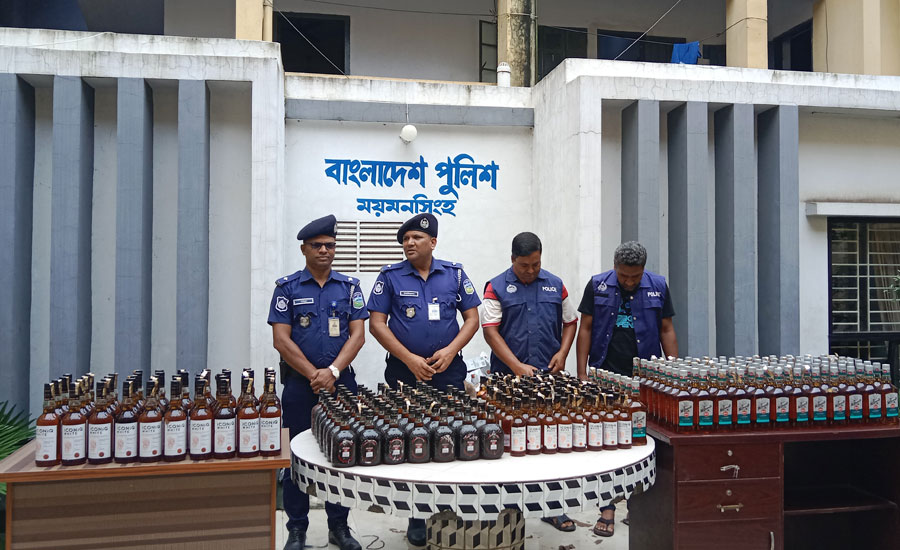 মাদক কারবারিকে গ্রেফতার, প্রশংসায় পুলিশ প্রশাসন