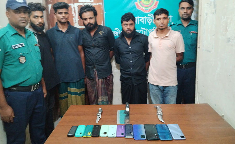 কোনাবাড়ীতে ডাকাতির প্রস্তুতি কালে নাচোলের রুহুলসহ গ্রেফতার ৫