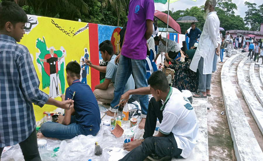 জুলাই বিপ্লবের বর্ষপূর্তি উপলক্ষে পিরোজপুরে ‘২৪-এর রঙে’ চিত্রাঙ্কন ও গ্রাফিক প্রতিযোগিতা অনুষ্ঠিত