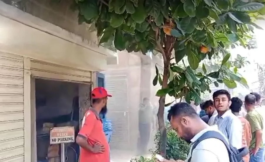 মিরপুরে কসমো স্কুলে আগুন