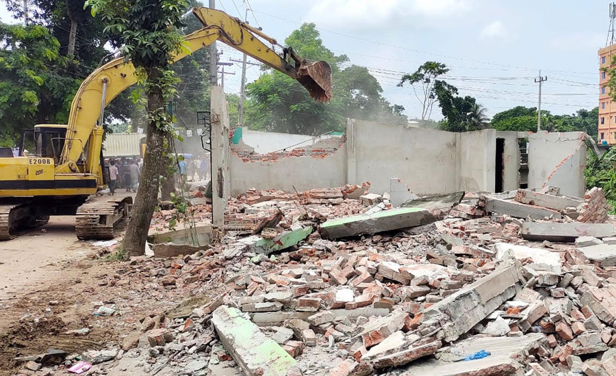 রামগঞ্জে পানি উন্নয়ন বোর্ডের অভিযান, শতাধিক অবৈধ স্থাপনা উচ্ছেদ