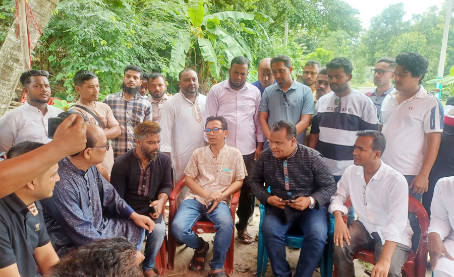 নিহত মাইলস্টোন স্কুলের সপ্তম শ্রেণীর উক্যছাই মারমার পরিবারের পাশে বিএনপি