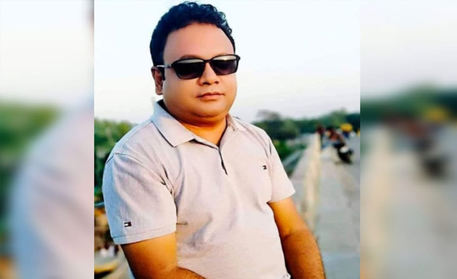 ছয় বছর ধরে নিখোঁজ স্বামীর অপেক্ষায় তাড়াশের সাবিনা 