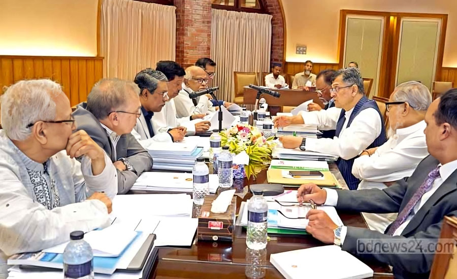 জাতীয় ঐকমত্য কমিশনের বৈঠক থেকে বিএনপির ওয়াক আউট, পরে যোগদান