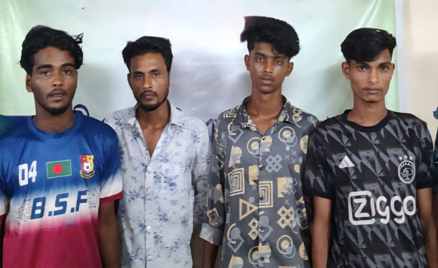 ডাকাতির প্রস্তুতিকালে দেশীয় অস্ত্র'সহ কিশোর গ্যাংয়ের চার সদস্যকে গ্রেপ্তার