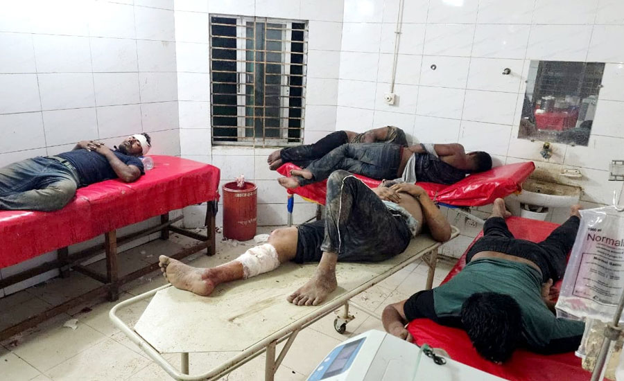 শ্রীপুরে কারখানায় ডাকাতির সময় ছয় ডাকাত আটক, খেলেন গণপিটুনি