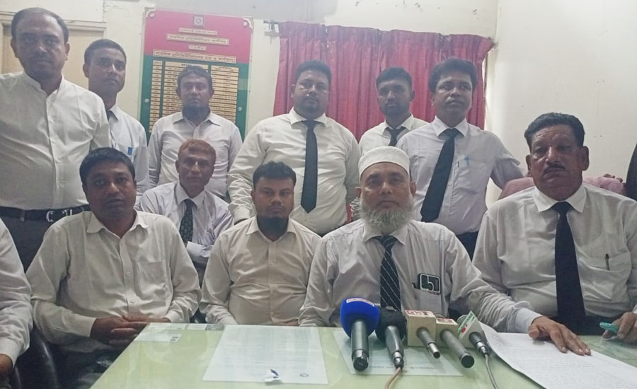 সাতক্ষীরা জেলা আইনজীবী সমিতির একাংশের সংবাদ সম্মেলন