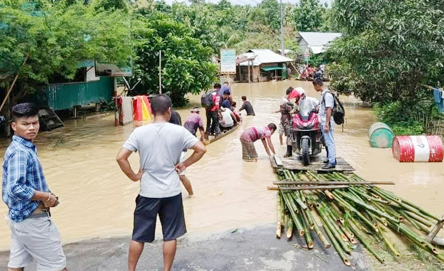 ভারী বৃষ্টিতে ডুবলো সড়ক, সাজেকে আটকা কয়েকশ পর্যটক
