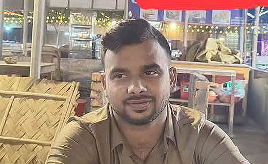 ‘আমি রায়হান, মাথার খুলি উড়ায় ফেলব’