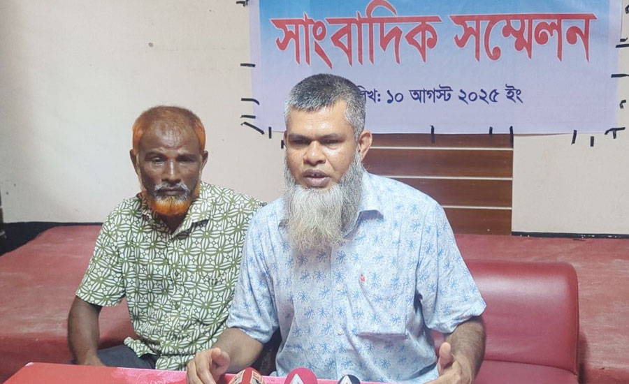 গাজীপুরে বিএনপি নেতার হাত থেকে বাঁচতে নিজ দলীয় আরেক নেতার সংবাদ সম্মেলন