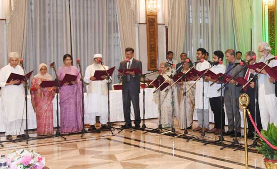 আট উপদেষ্টার বিরুদ্ধে ‘দুর্নীতির’ অভিযোগ নিয়ে তোলপাড়, এখন কী হবে?