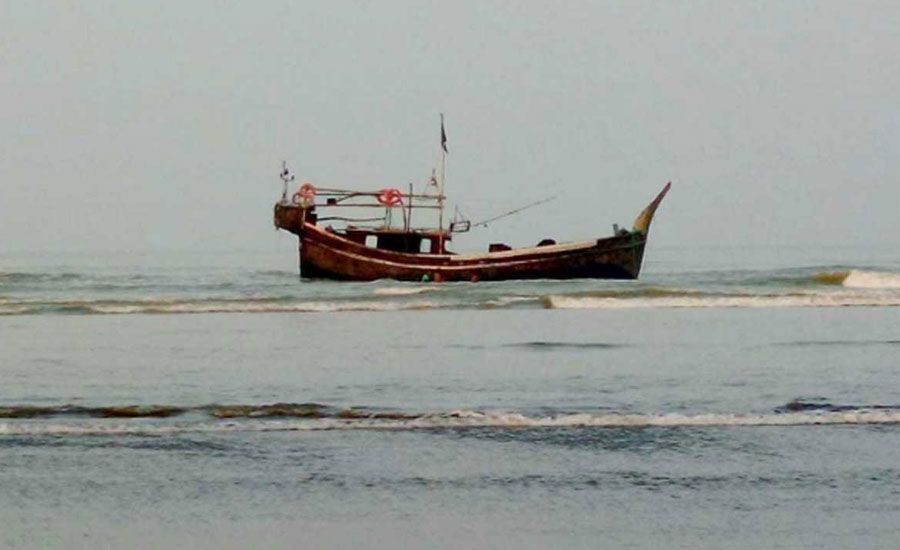 নৌকাসহ ৫ জেলেকে ধরে নিয়ে গেছে আরাকান আর্মি