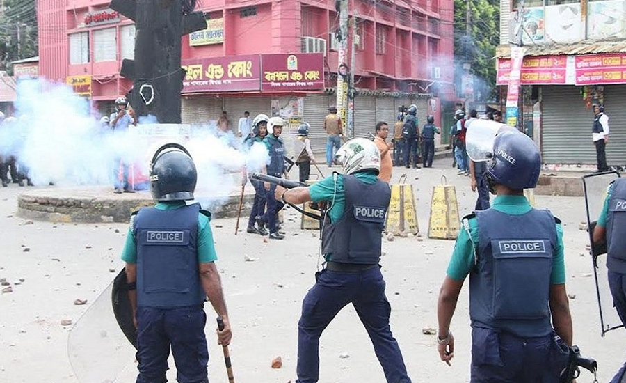 ‘পুলিশের পোশাক পরা লোকদের হিন্দিতে কথা বলতে শুনি’