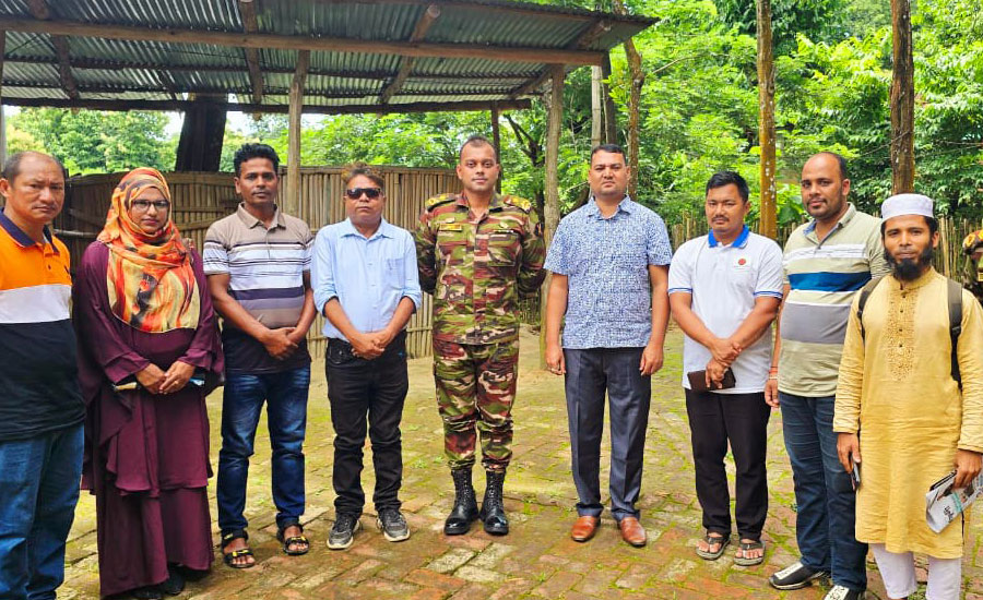 সংবাদকর্মীদের সঙ্গে সেনাবাহিনীর মতবিনিময়