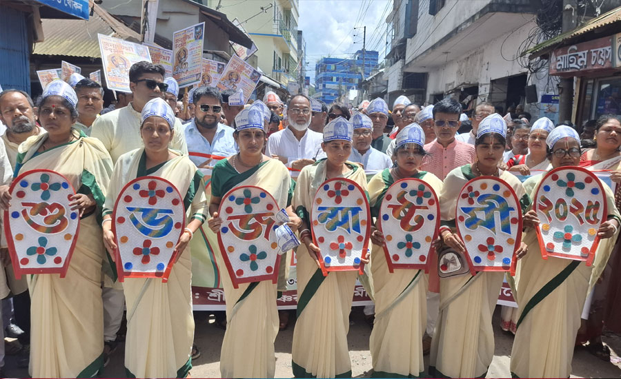 পিরোজপুরে শ্রীকৃষ্ণের জন্মাষ্টমী পালিত  বর্ণাঢ্য শোভাযাত্রা, গীতা পাঠ ও আলোচনা সভা