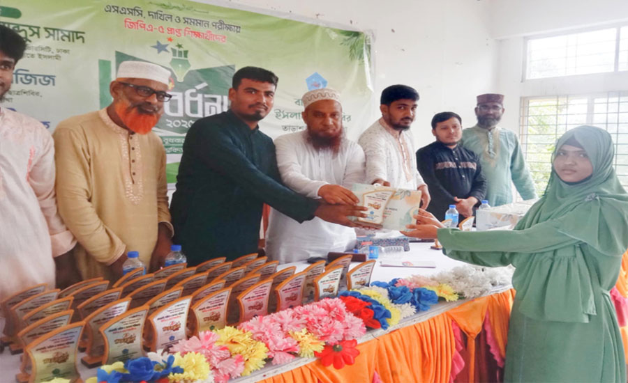 তাড়াশে জিপিএ -৫ প্রাপ্ত শিক্ষার্থীদের ছাত্র শিবিরের সংবর্ধনা 