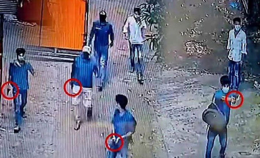 চাঁদা না দেওয়ায় ব্যবসায়ীর বাড়ি লক্ষ্য করে গুলি
