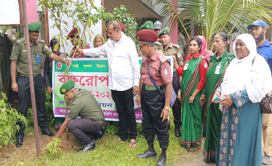 গাজীপুরে বৃক্ষরোপন কর্মসূচির বাস্তবায়নে গ্রামপ্রতিরক্ষা বাহিনী