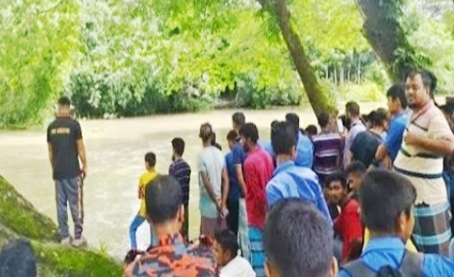 গৌরনদীতে খালে গোসল করতে গিয়ে নিখোঁজ ৫ ঘণ্টা পর গৃহবধূর লাশ উদ্ধার 
