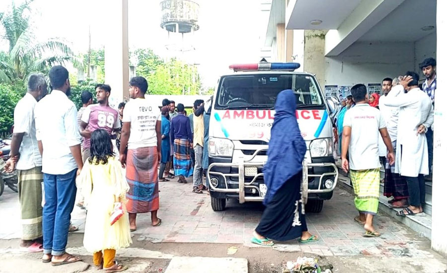 দামুড়হুদার ফজলুর রহমানকে কুপিয়ে গুরুতর, উন্নত চিকিৎসার জন্য ঢাকায় স্থানান্তর