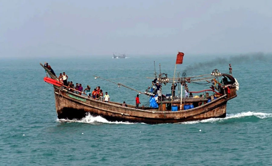 ১২ বাংলাদেশি জেলেকে ধরে নিয়ে গেছে আরাকান আর্মি