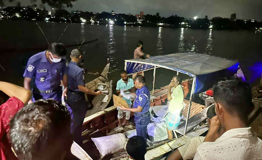 বুড়িগঙ্গা থেকে নারী-শিশুসহ ৪ জনের মরদেহ উদ্ধার