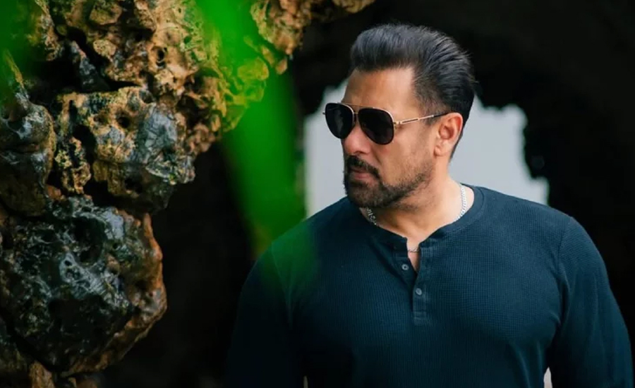 কেন পারিশ্রমিক কমল সালমান খানের