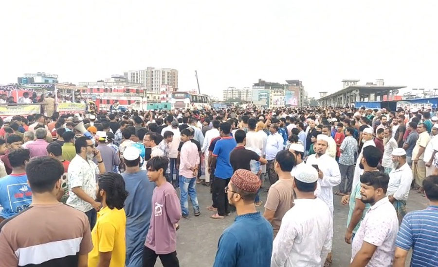 টঙ্গীর তুরাগ নদে বেইলী ব্রীজ নির্মান দাবিতে সড়ক অবরোধ