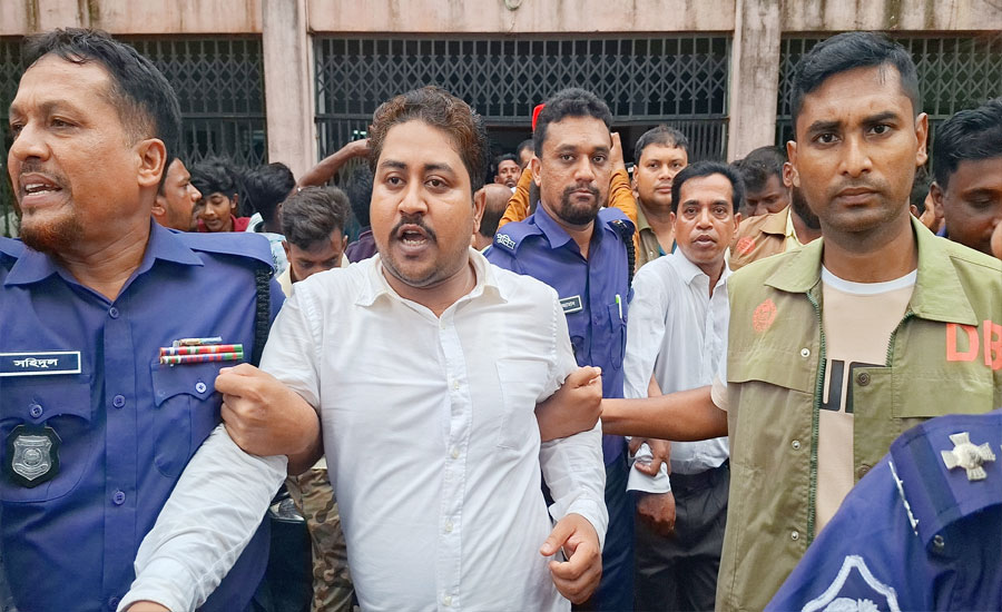 বরগুনায় ১২ আইনজীবীকে কারাগারে পাঠালেন আদালত