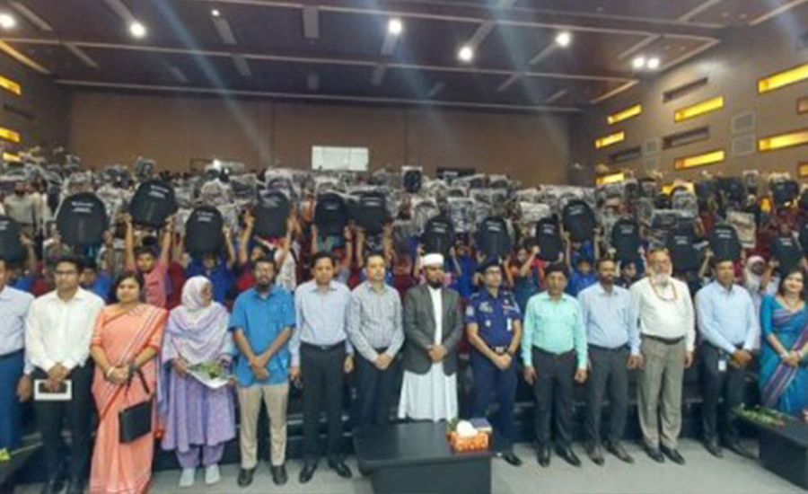 গোপালগঞ্জে প্রাথমিক বিদ্যালয়ের কৃতি শিক্ষার্থীদের সংবর্ধনা ও শিক্ষা উপকরণ বিতরণ