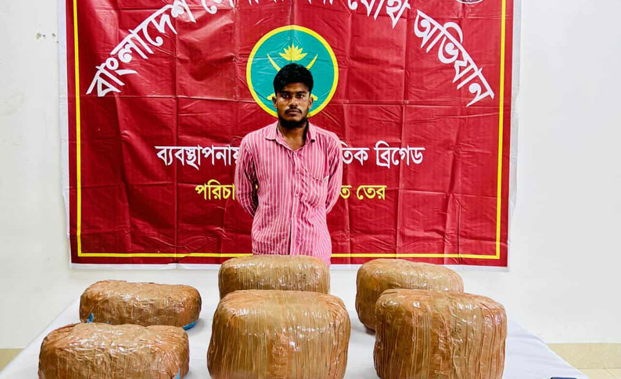 মাধবপুরে সেনাবাহিনীর বিশেষ অভিযানে মাদক কারবারি আটক