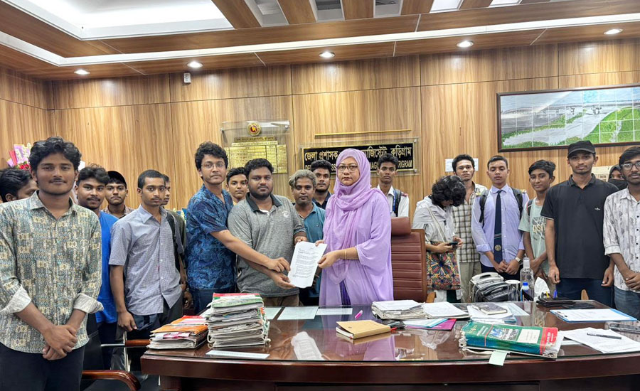 কুড়িগ্রাম সাধারণ পাঠাগারের দখলদারিত্ব বন্ধে জেলা প্রশাসককে ১৬ সংগঠনের স্মারকলিপি প্রদান