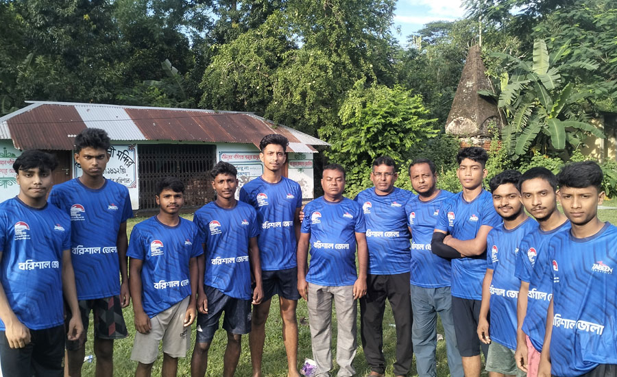 বরিশালের জাতীয় খো খো চ্যাম্পিয়নশিপ টিম ঢাকার উদ্দেশ্যে 
