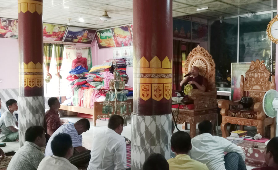 রুমায় বৌদ্ধ ধর্মাবলম্বীদের ধর্মীয় ভাবগাম্ভীর্যে মধু পূর্ণিমা উদযাপন
