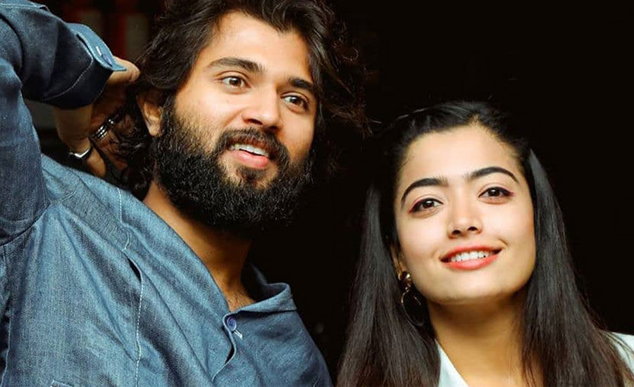 বিজয়ের সঙ্গেই কি বাগদান সারলেন রাশমিকা?
