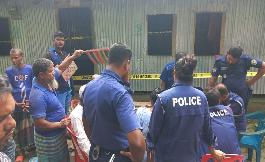 বরগুনায় স্ত্রীর গলাকাটা স্বামীর ঝুলন্ত মরদেহ উদ্ধার