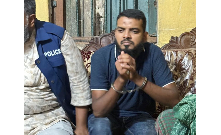 ভুক্তভোগীর সংবাদ সম্মেলন লাকসামে মেয়েকে ৭ বার ধর্ষণ করলো সৎ পিতা  