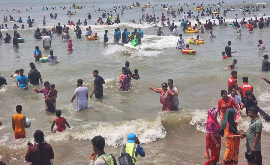 কক্সবাজার সমুদ্রসৈকতে গোসলে নেমে পর্যটক নিখোঁজ