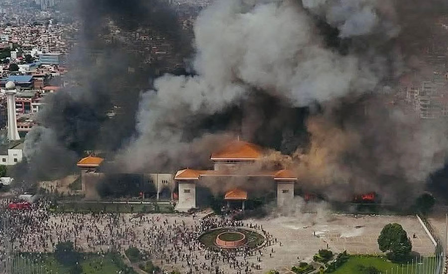 রাজনৈতিক অনিশ্চয়তায় নেপাল, সামনে কী?