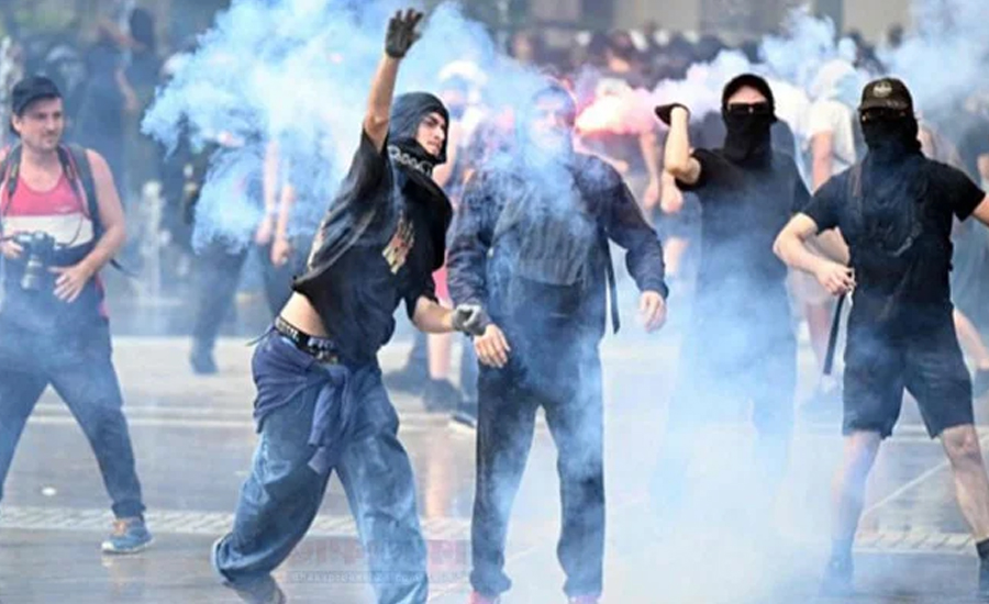 এবার ফ্রান্সে সরকারবিরোধী তীব্র বিক্ষোভ, নিয়ন্ত্রণে আটক ২ শতাধিক 