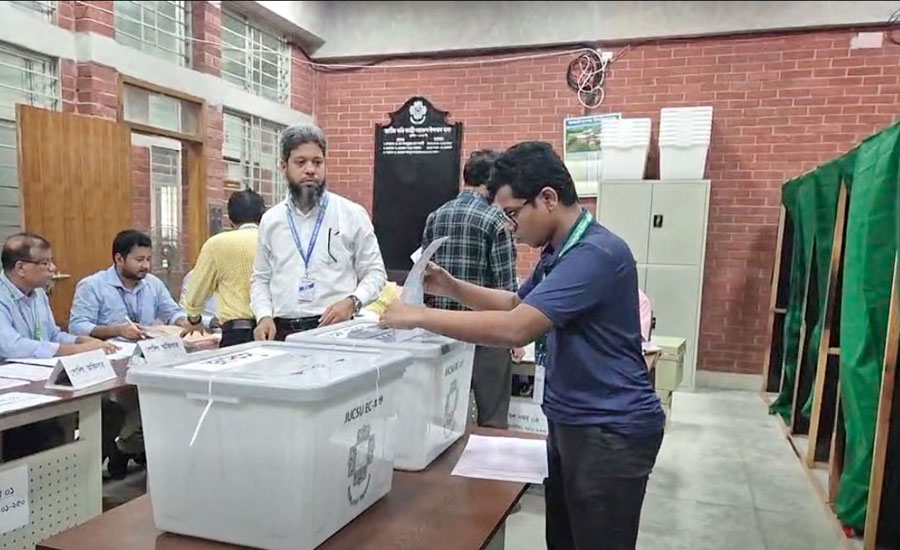 জাকসু নির্বাচনে ভোটগ্রহণ শুরু