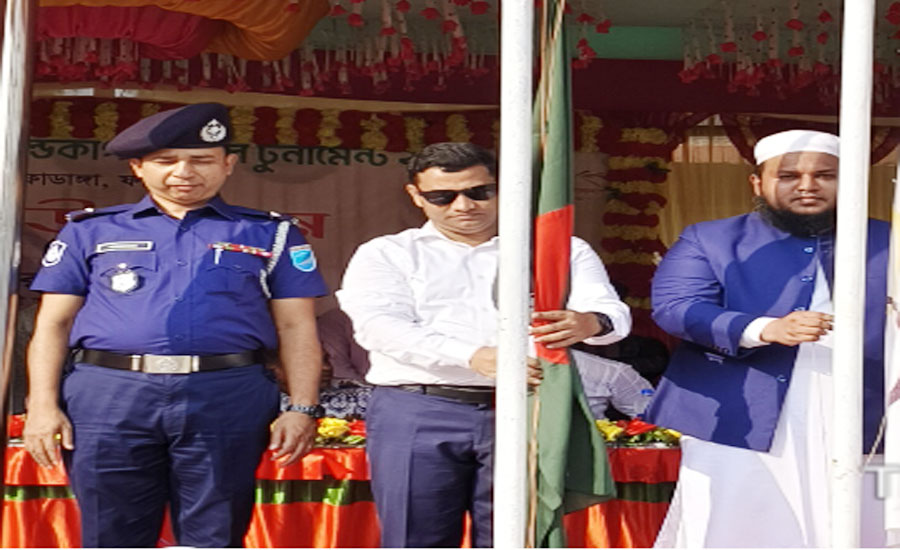 আলফাডাঙ্গায় জমকালো আয়োজনে প্রশাসন ফুটবল গোল্ডকাপ টুর্নামেন্টের শুভ সূচনা