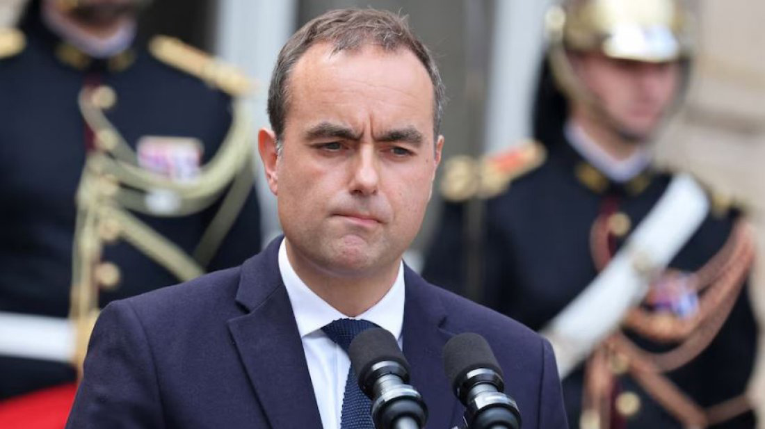 ফ্রান্সে ব্যাপক সরকারবিরোধী বিক্ষোভের মধ্যেই দায়িত্ব নিলেন নতুন প্রধানমন্ত্রী