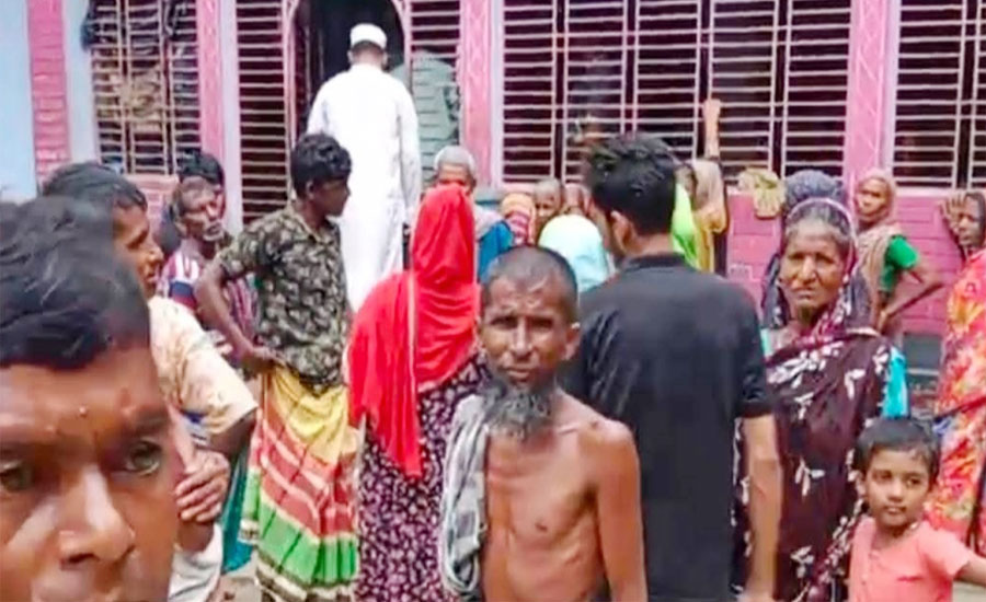 মাকে জবাই করে খুন করলো ছেলে 