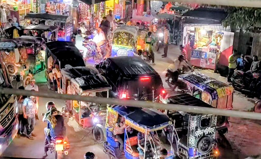 কুড়িগ্রাম এখন যানজটের শহর মুক্তি চায় শহরবাসী পুলিশ প্রশাসন থেকে সতর্কতা জারি