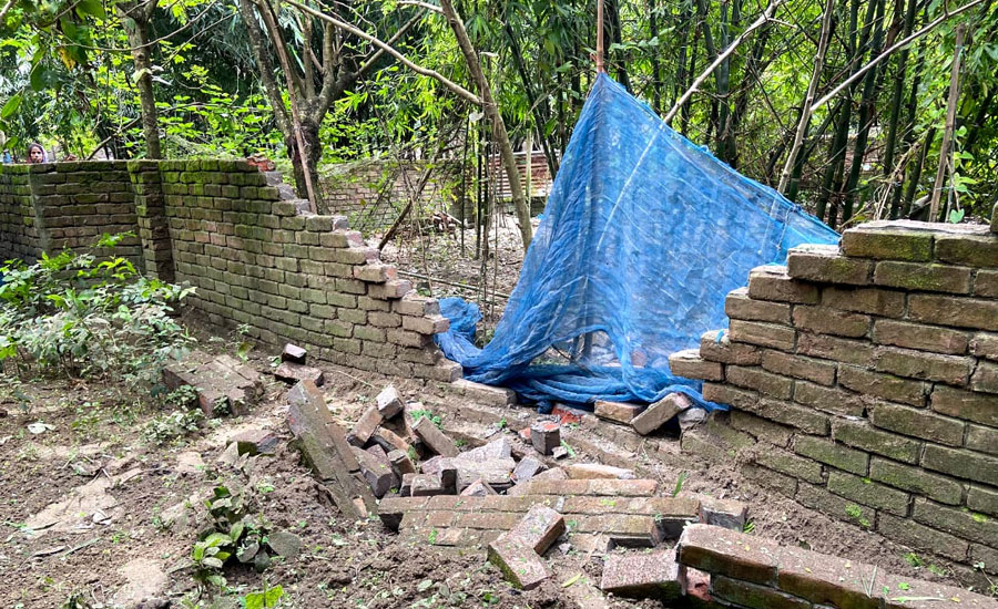 চাঁপাইনবাবগঞ্জে ব্যাপক ককটেল বিষ্ফোরণ, এলাকায় আতঙ্ক