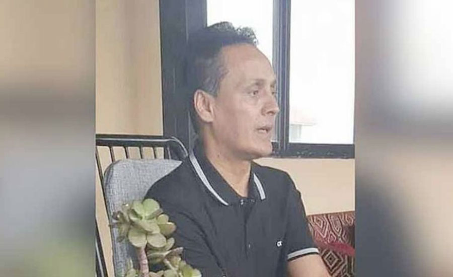 এনায়েতকে বিমানবন্দরে অভ্যর্থনা জানান ঊর্ধ্বতন পুলিশ কর্মকর্তা, দেন প্রাডো গাড়ি, দেখাও করেন হোটেলে