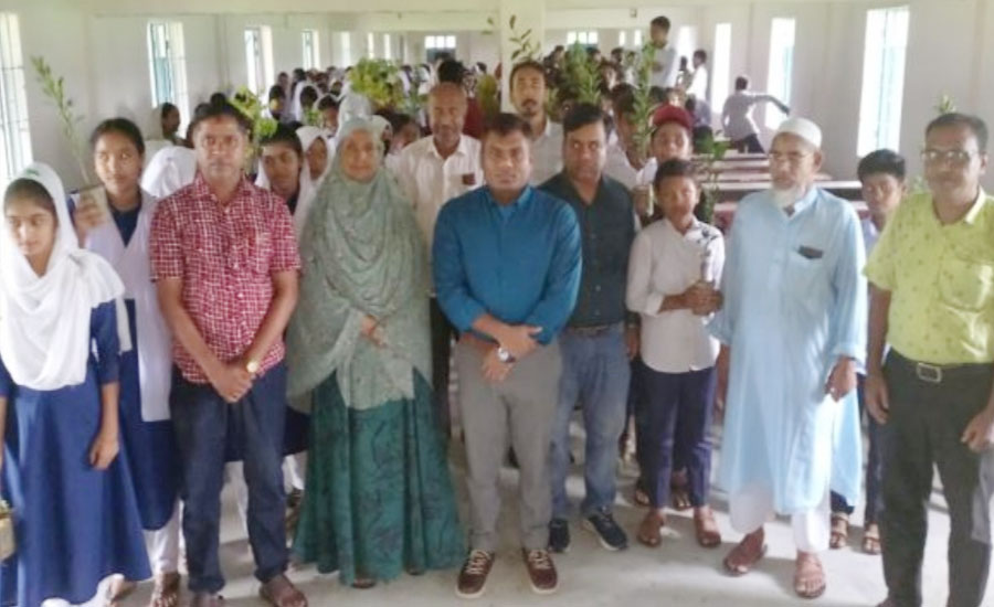 ঝিনাইগাতী উপজেলা প্রশাসনের উদ্যোগে গাছ বিতরণ কর্মসূচি অনুষ্ঠিত 