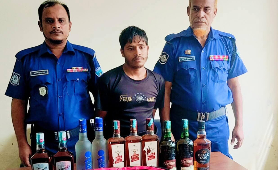 ফুলগাজীতে ভারতীয় মাদক'সহ সিএনজি জব্দ,  গ্রেফতার ১ 